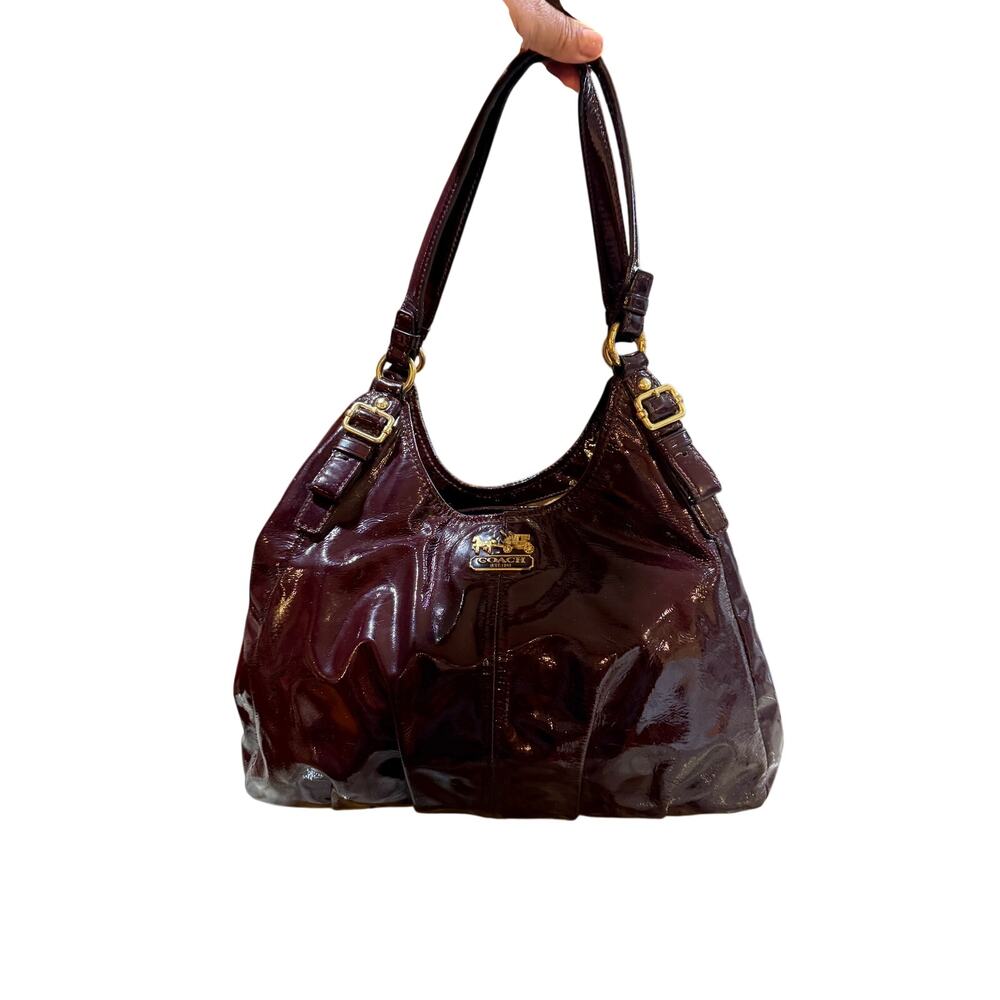 Gorgeous Coach 18760 Madison Maggie Plum Patent Leather Hobo Shoulder Bag.